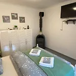 Amur Vendeghaz 2